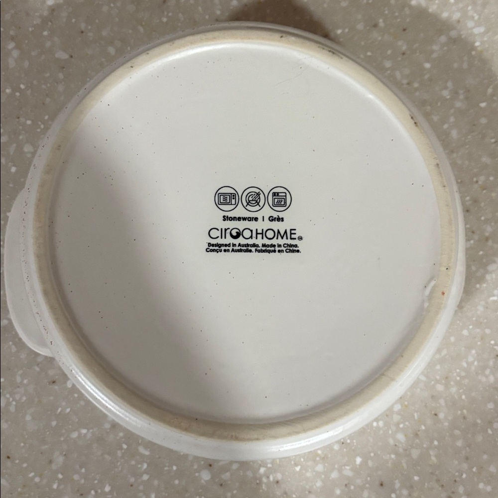 White Ceramic brie baker Dish with Squirrel Handle - Picture 4 of 4